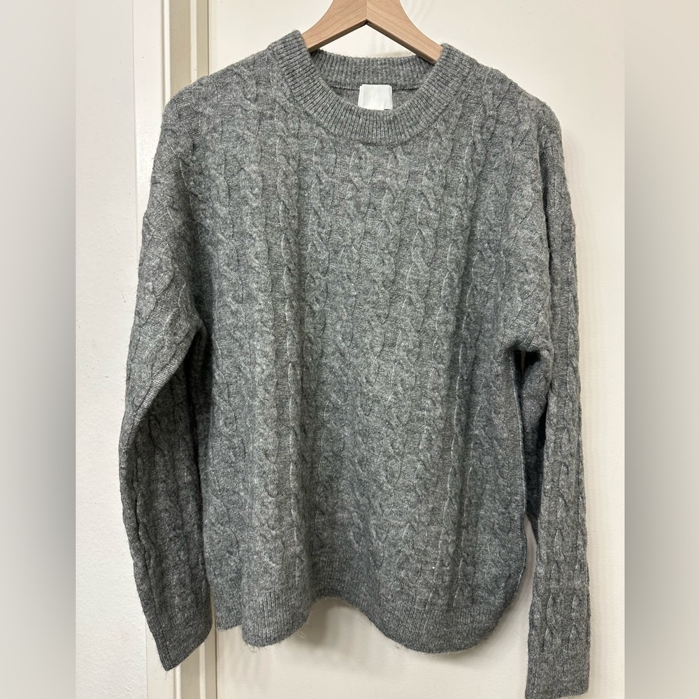 H&M Womens Gray Cable Knit Sweater